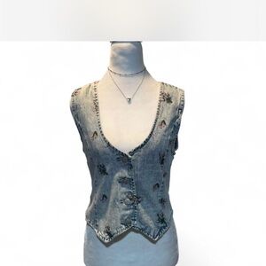 Stoosh Vintage Denim With Embroidered Roses. Size Small. P-P15” L-18”